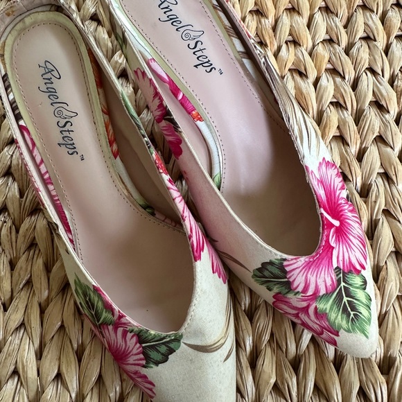 Angel Steps floral slip-on shoes - Picture 8 of 11